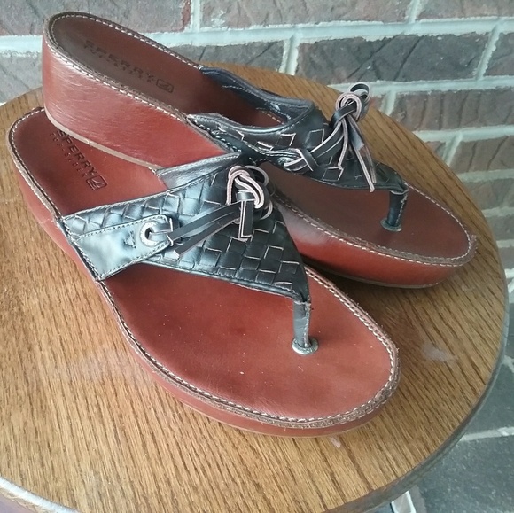 Sperry Leather  Thong Sandals - Picture 1 of 6